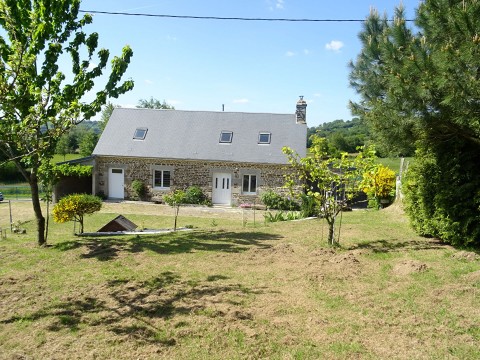 maison sourdeval - au calme